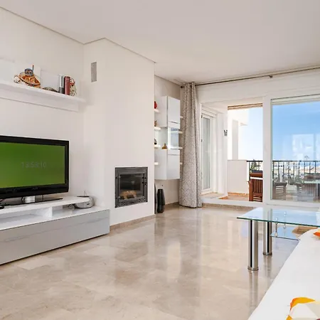 Apartment Golf Gardens Miraflores, Sea Views *