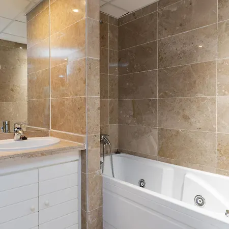 Apartment Golf Gardens Miraflores, Sea Views *